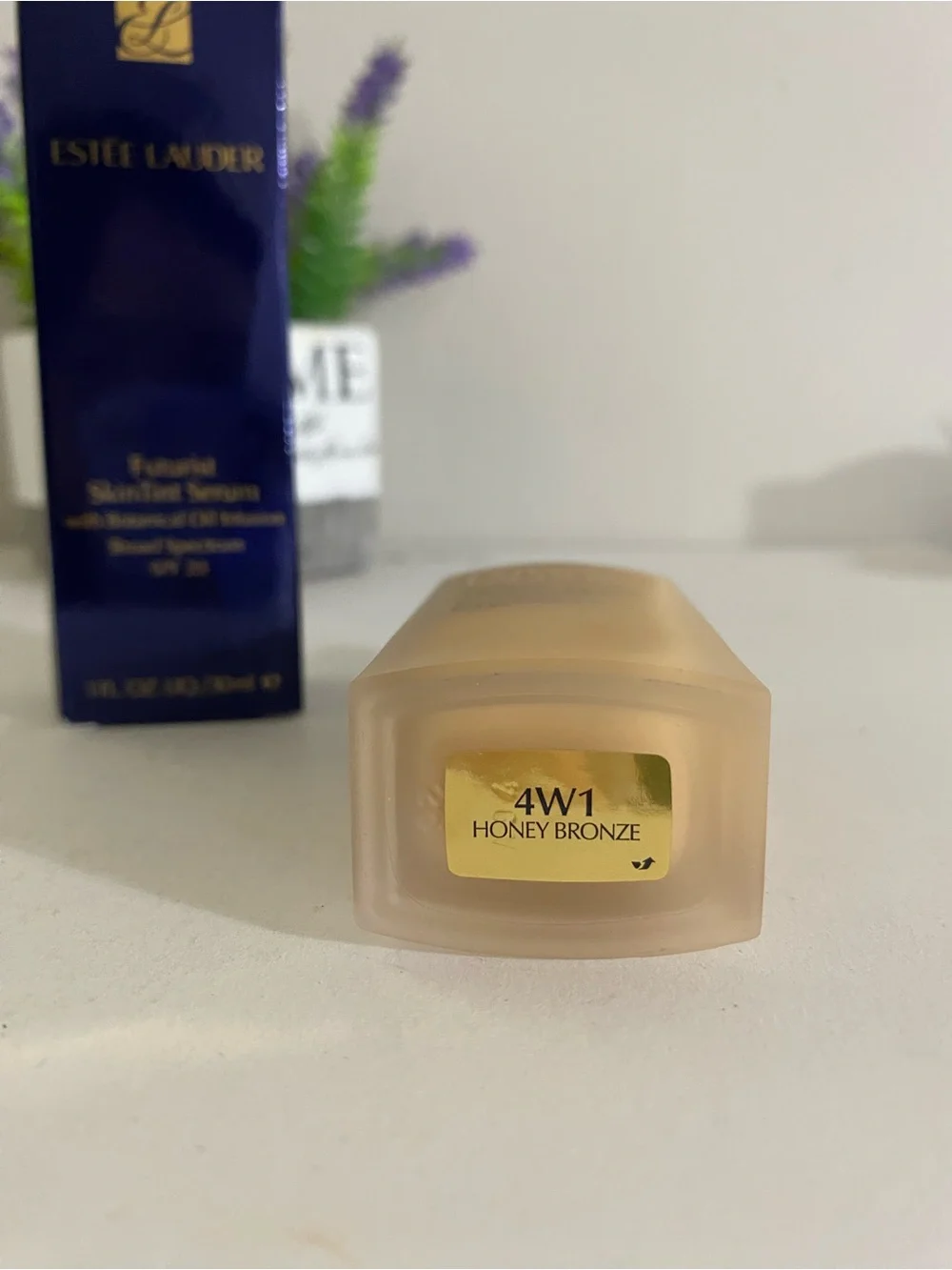 Estee Lauder shade 4w1